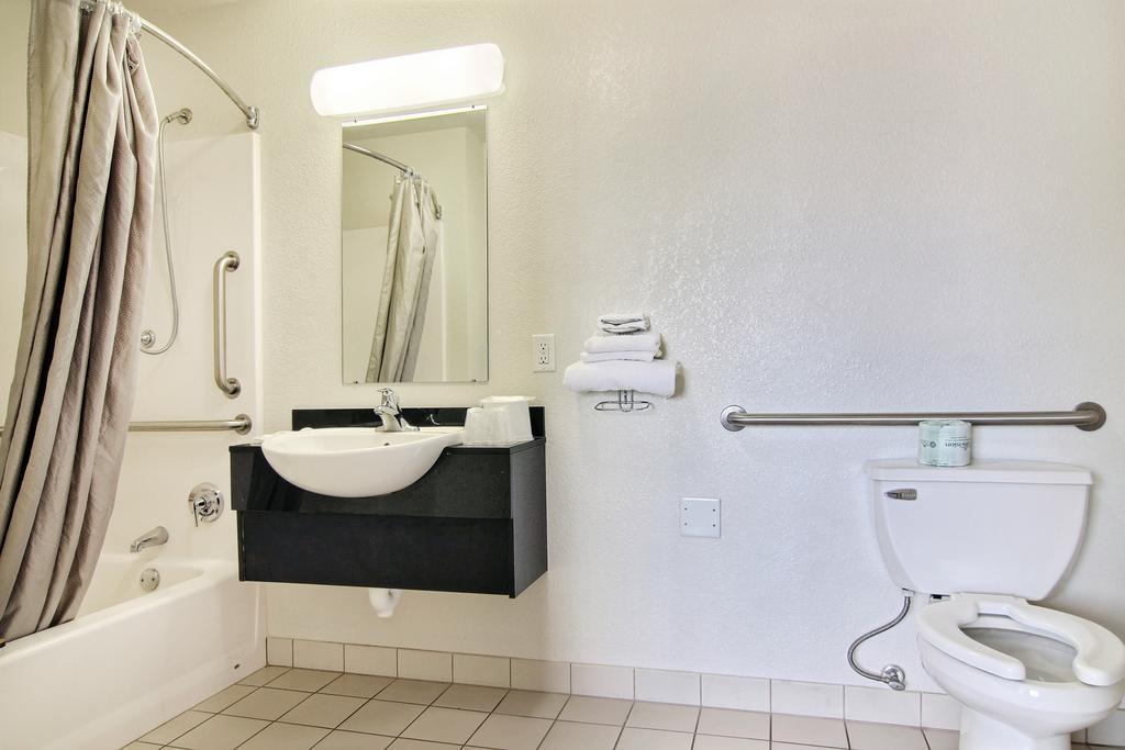 6-fort Stockton, Tx Hotel 2*