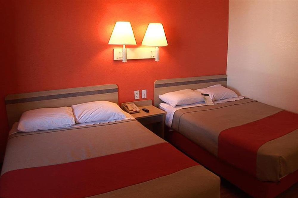 6-fort Stockton, Tx Hotel 2*
